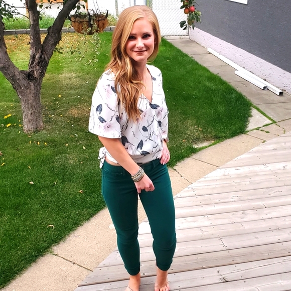 Meet your Posher, Michelle - Picture 1 of 1